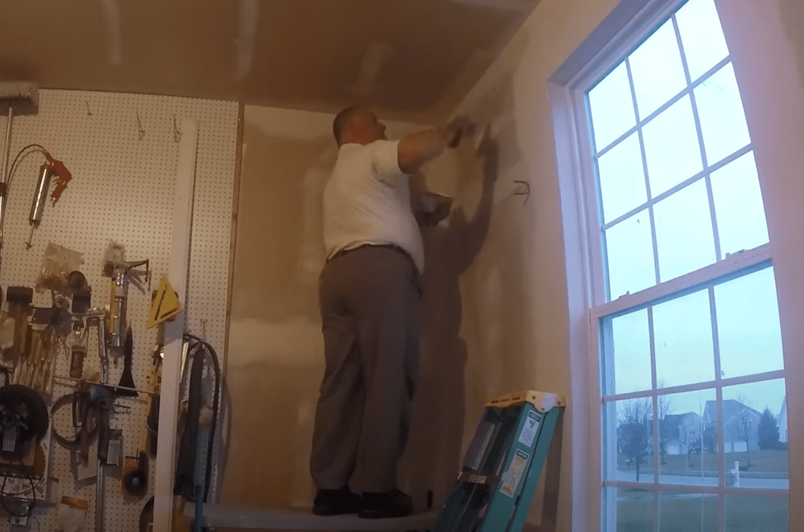 How to Prepare Garage Walls for Painting