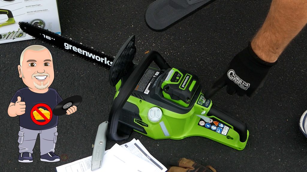 Greenworks 40V Battery Powered Chainsaw Gives you Flexibility