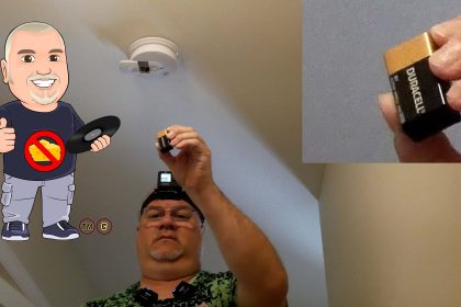 Product Video U Do It Demonstrates Replacing 9V Battery Thumbnail
