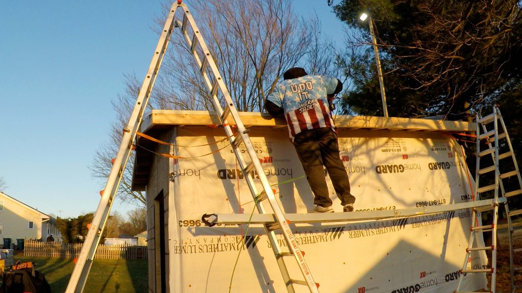 U Do It demonstrating the vevor work plank that extends up to 15 ft