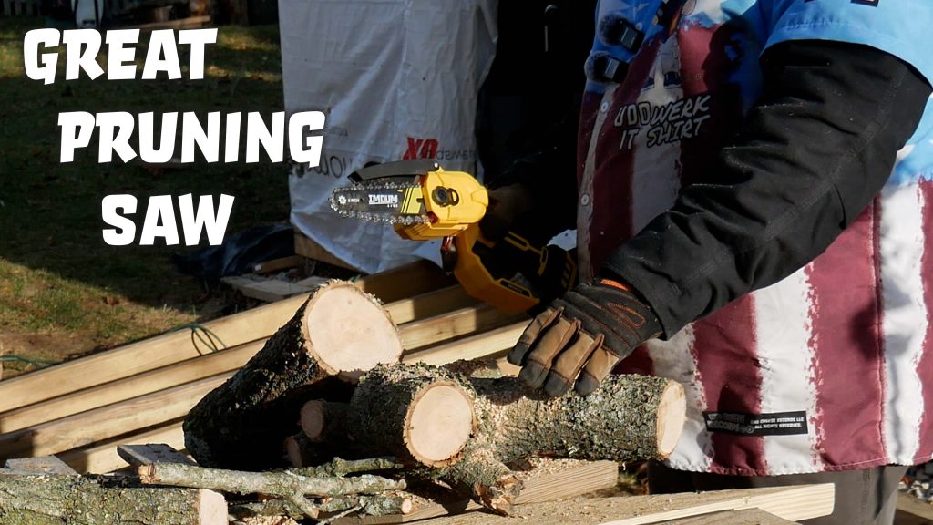 U Do It unboxing and demonstrating the imoum 6 inch pruning chainsaw on several large branches